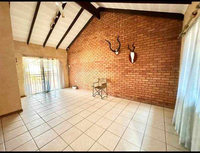 3 BEDROOM HOUSE FOR SALE IN CAPRICORN